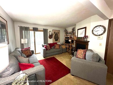 2190 REGENCY DR. Living Room