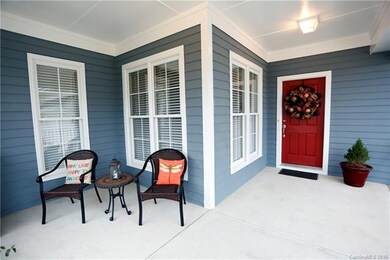 Come sit a spell on your spacious front porch. Fre