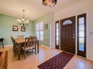 26985 Valeside Ln, Olmsted Falls, OH 44138 - photo 4