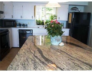 Kitchen. Echoing the natural...