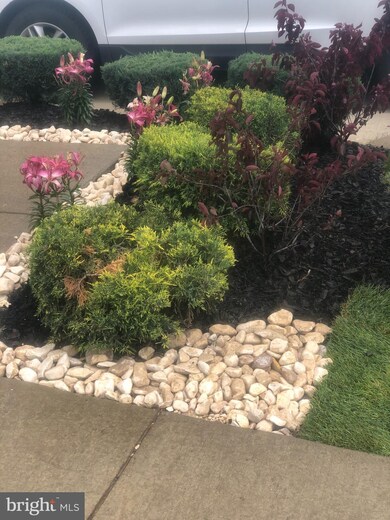 12743 Longford Glen Dr, Germantown, MD 20874 - photo 3