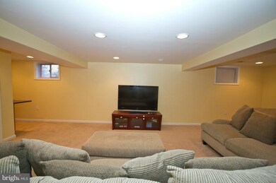 408 Orleans Cir SW, Vienna, VA 22180 - photo 6