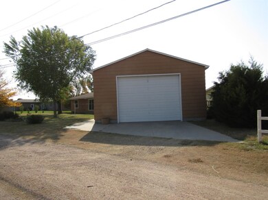 402 N Wildcat Ct, Hugoton, KS 67951 - photo 3