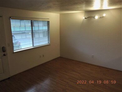 827 NE A St unit 6, Grants Pass, OR 97526 - photo 5