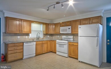 524 W Maple Ave, Laurel Springs, NJ 08021 - photo 3