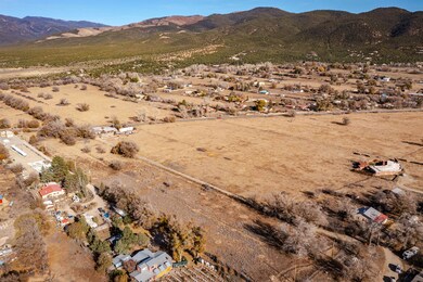 520 Kit Carson Rd, Taos, NM 87571 - photo 5