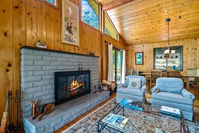 Centering fireplace