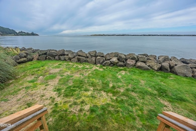 150 SW Maple St, Waldport, OR 97394 - photo 6