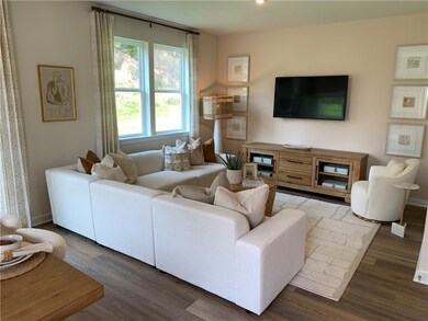 143 Scotland Ln, Jackson Township, PA 16037 - photo 4