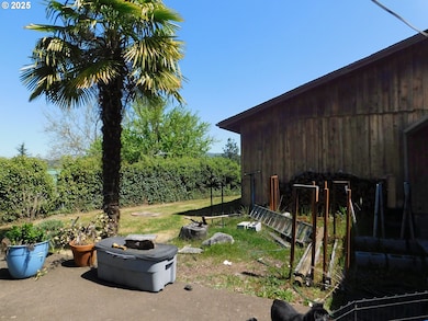 231 NE Darrell Ave, Winston, OR 97496 - photo 7