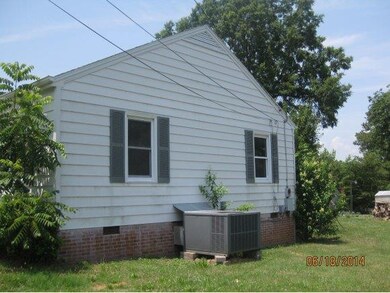 617 Red Oak Dr, Siler City, NC 27344 - photo 4