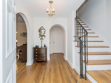 43 Amherst Rd, Port Washington, NY 11050 - photo 3