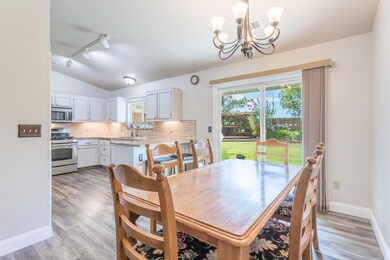 1677 Trumpet Dr, Redding, CA 96003 - photo 6