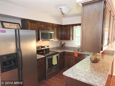 5902 Oakland Park Dr, Burke, VA 22015 - photo 3