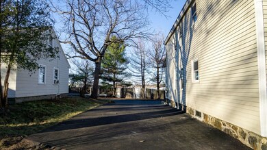 18 Jamaica St, Lawrence, MA 01843 - photo 4