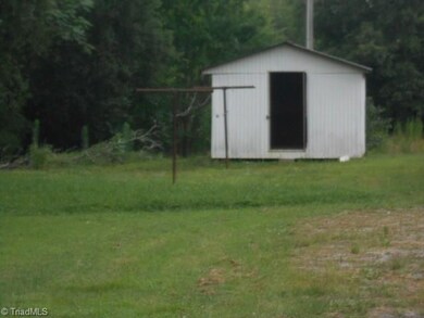 855 Lawsonville Ave, Reidsville, NC 27320 - photo 2