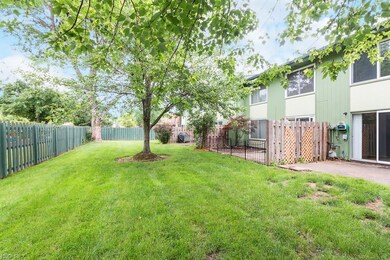 26610 N Park Blvd unit 26610, Olmsted Falls, OH 44138 - photo 3