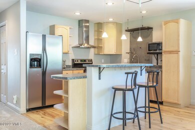 596 Daisy Ln-large-003-020-Kitchen-1500x