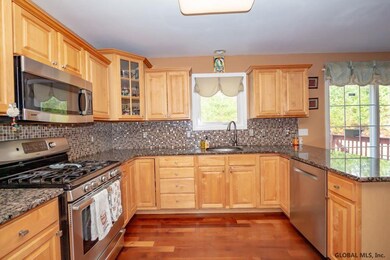 6946 Suzanne Ct, Schenectady, NY 12303 - photo 7