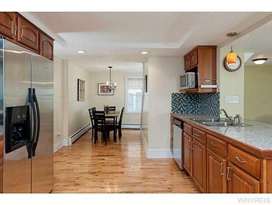 Kitchen Dining. Large eat-inn kitchen with dining 