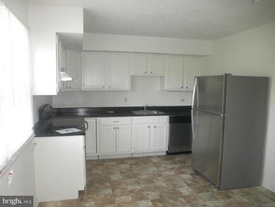 1302 Harford Square Dr, Edgewood, MD 21040 - photo 4