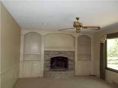 Main level famiy room/ hearth room