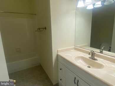 12896 Grays Pointe Rd unit 12896C, Fairfax, VA 22033 - photo 7