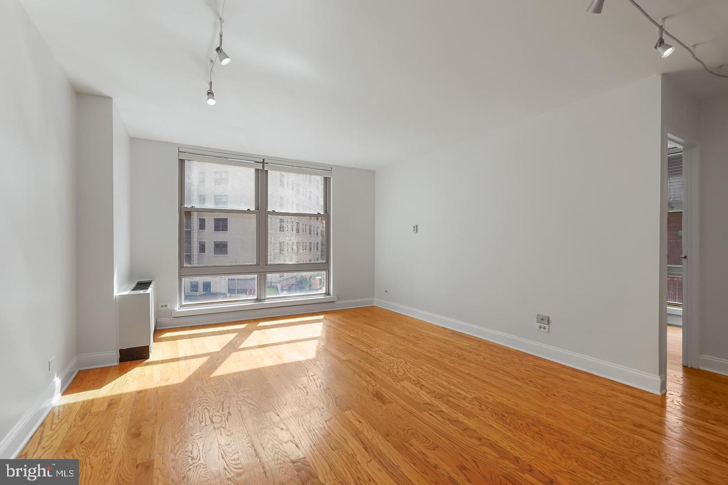 The Newport unit 306, Washington, DC 20036 - photo 6