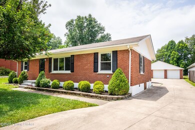 8814 Maple Rd, Louisville, KY 40229 - photo 3