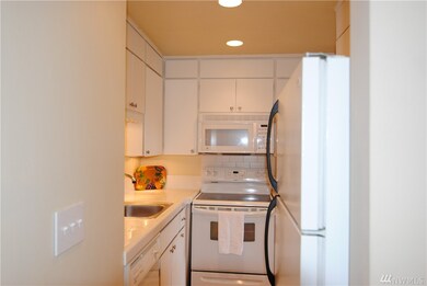 13550 37th Ave S unit 4, Tukwila, WA 98168 - photo 3
