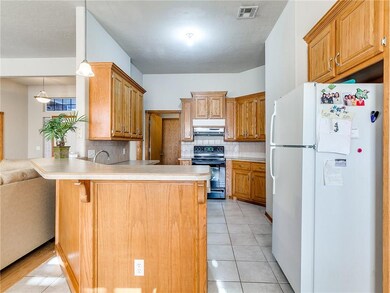 616 Loyd Ln, Moore, OK 73160 - photo 5