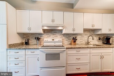 6424 Old Scotts Ct, Springfield, VA 22152 - photo 6