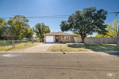 713 E 46th St, San Angelo, TX 76903 - photo 2
