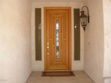 FRONT ENTRYWAY