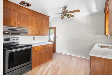 185 Pinecrest Dr, Pawtucket, RI 02861 - photo 7