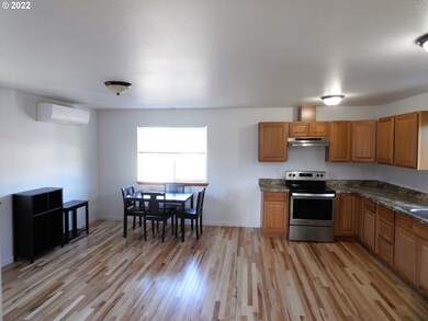 1464 E Central Ave, Sutherlin, OR 97479 - photo 4