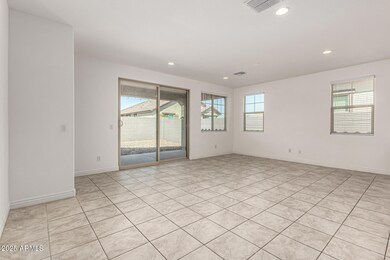 10258 W Piccadilly Rd, Avondale, AZ 85392 - photo 7