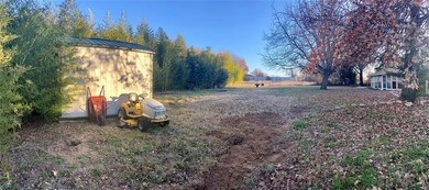 820 Red Bud Dr, Azle, TX 76020 - photo 6