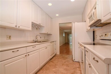 142 Boca Ciega Point Blvd S, St. Petersburg, FL 33708 - photo 4