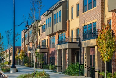 432 S Meridian St, Greenwood, IN 46143 - photo 2