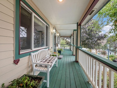 328 Grant St, Klamath Falls, OR 97601 - photo 2