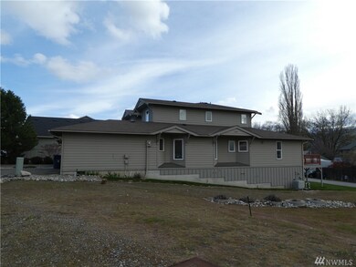 1072 Corum Cir, East Wenatchee, WA 98802 - photo 2
