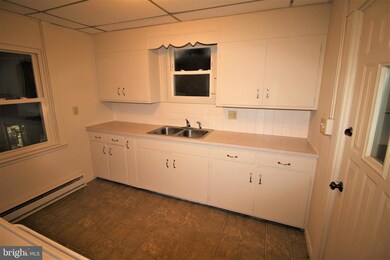 101 2ND FLOOR S Railroad Ave, New Holland, PA 17557 - photo 3