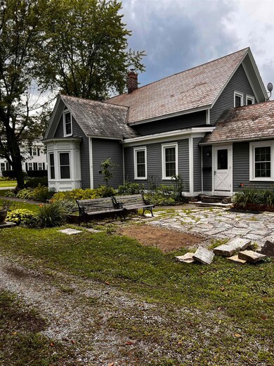 15 Bank St, North Bennington, VT 05257 - photo 2
