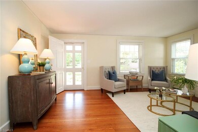 317 S Chapman St, Greensboro, NC 27403 - photo 4