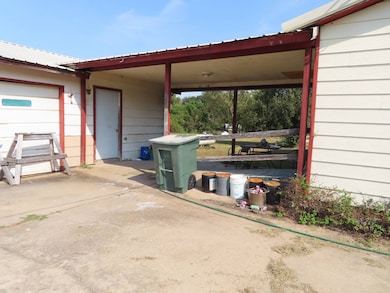 519 S E1000th, Wilburton, OK 74578 - photo 4