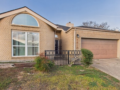 7610 Hopewell Ln, Houston, TX 77071 - photo 3