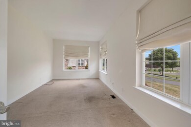 2040 Rose Dr, Pennsburg, PA 18073 - photo 4