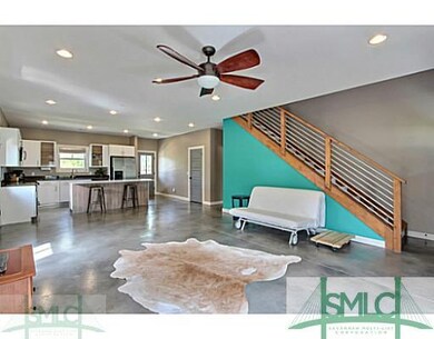 Den/Family/Great Room. Open layout, perfect for en