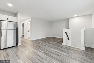 19520 Village Walk Dr unit 3-201, Montgomery Village, MD 20886 - photo 5